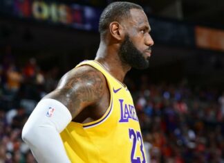 Polémico gesto de LeBron James contra un niño que quería una foto con él (+VIDEO)