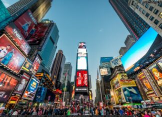 Slogan de la campaña de Nicolás Maduro se proyectó en el Times Square (+Video)