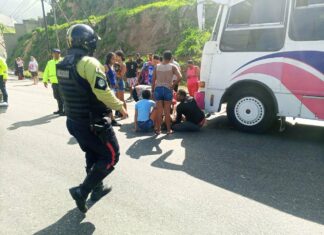 Una mujer fue arrollada por una camionetica en Petare este #20Ago