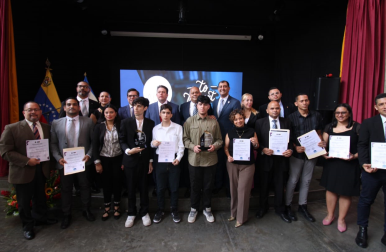 Chacao | Estudiantes reciben premio de historia (+Fotos)