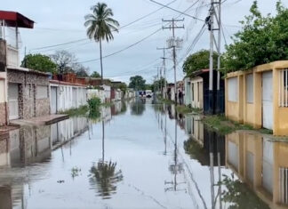 Reportan inundaciones en Maracay tras fuertes precipitaciones este #25Ago